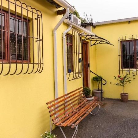 Monica'S Cottage ヨハネスブルグ エクステリア 写真