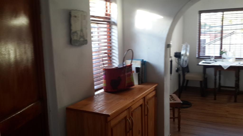 Monica'S Cottage ヨハネスブルグ エクステリア 写真